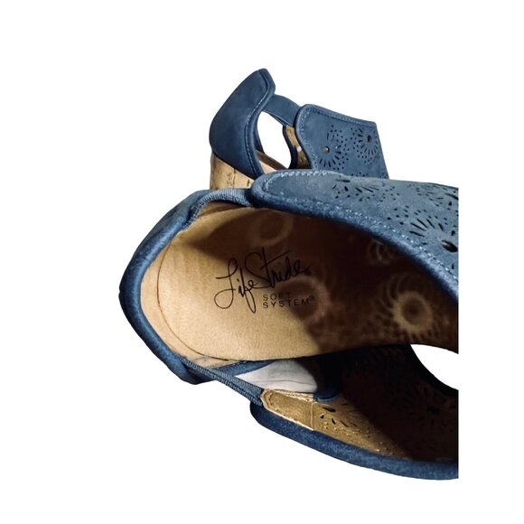 LifeStride Womens Blue Cork Wedge Sandals With Laser-Cut Floral Design - Picture 5 of 8